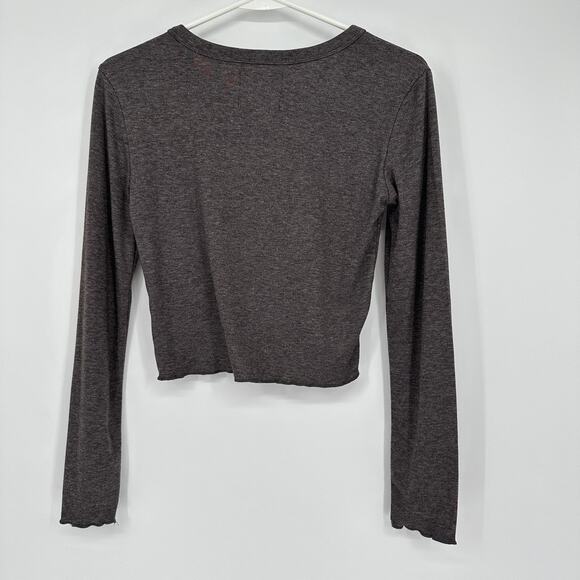 Kittenish Shirt Womens Medium Gray Long Sleeve Crop Top Kittenish Babe Graphic - Picture 8 of 9